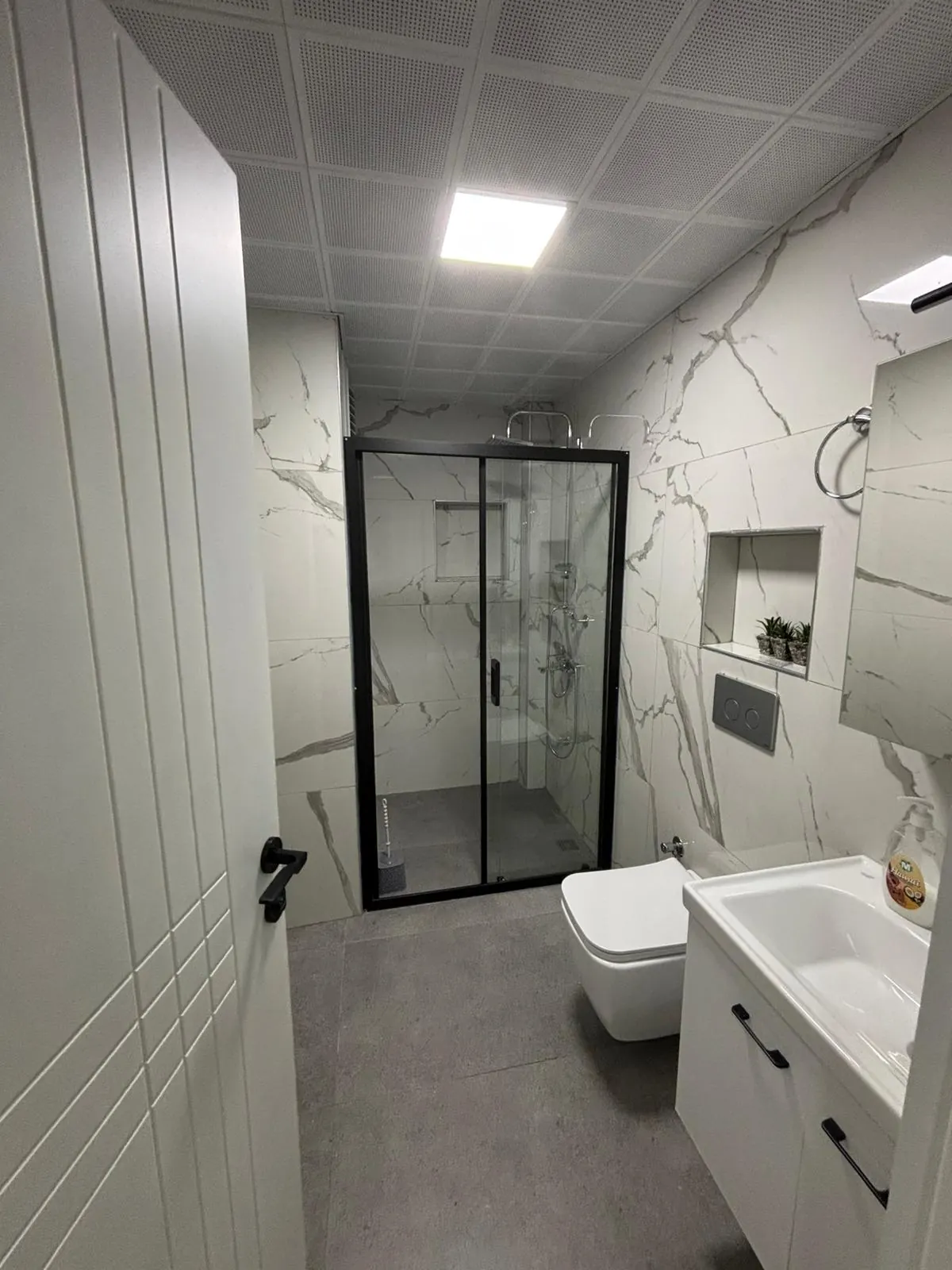 Villa Arslan banyo, duşakabin
